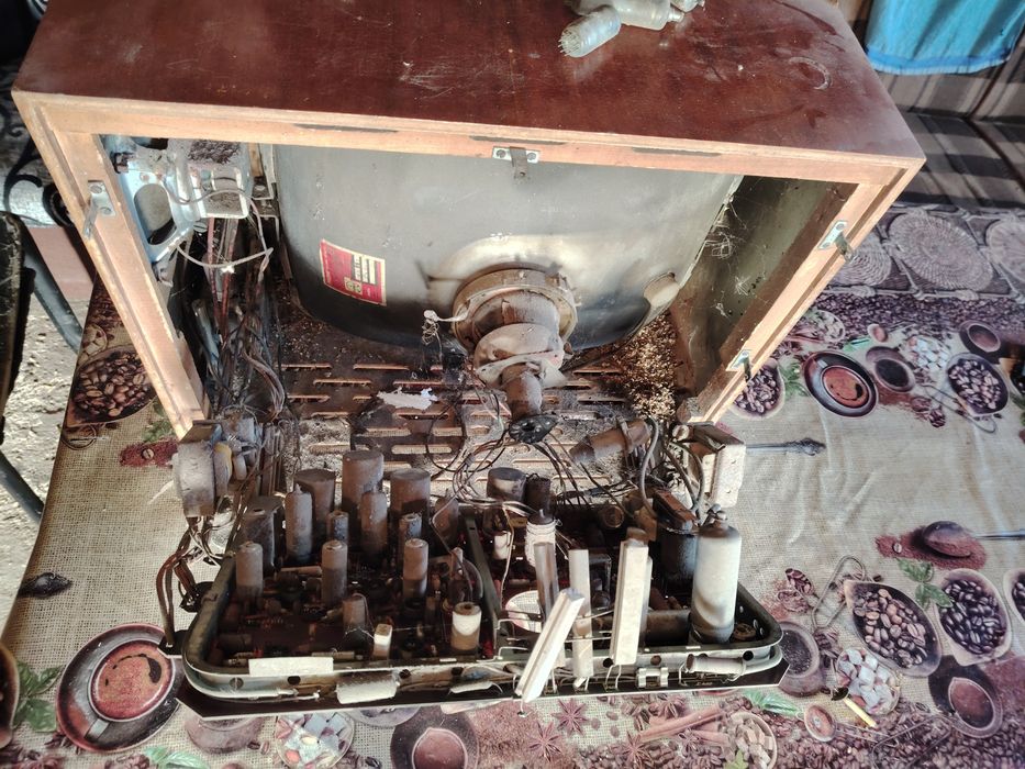 Tv alb negru vintage