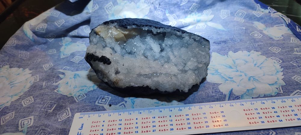 Кристали парчета Геоди от Родопите