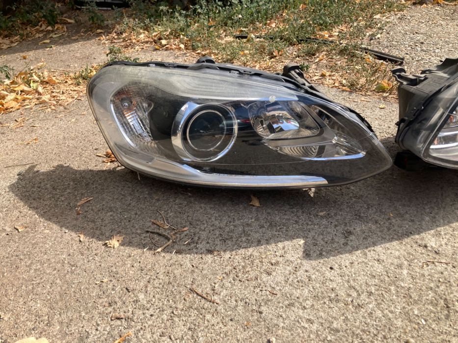 Far xenon Volvo XC60 Facelift 2014 - 2017 far dreapta