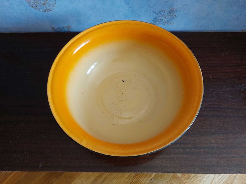 Кастрюли 15литр, 7литр, таз эмалирован.