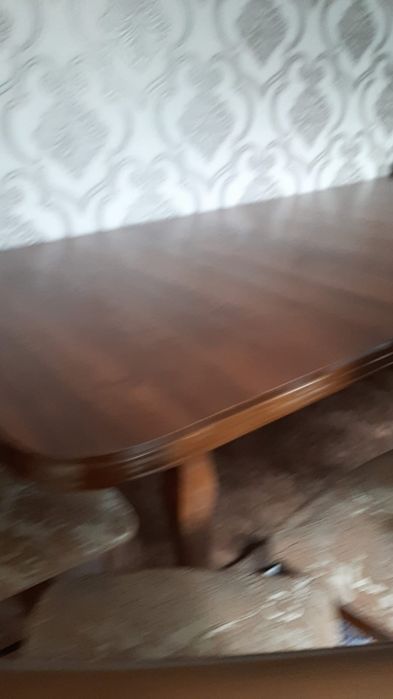 Продается стол со стульями