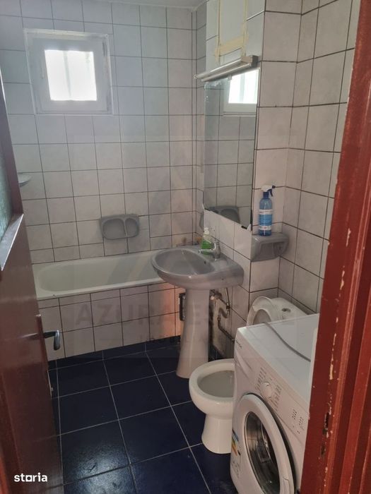 Apartament 2 camere 54 mp utili bucatarie inchisa etaj 3 zona Terezian