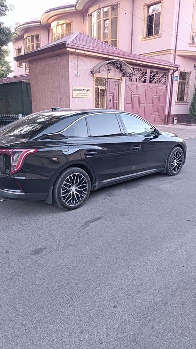 Hongqi Honji E QM5