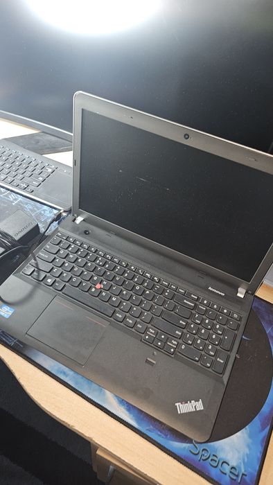 Laptop lenovo cu i5 in stare foarte buna