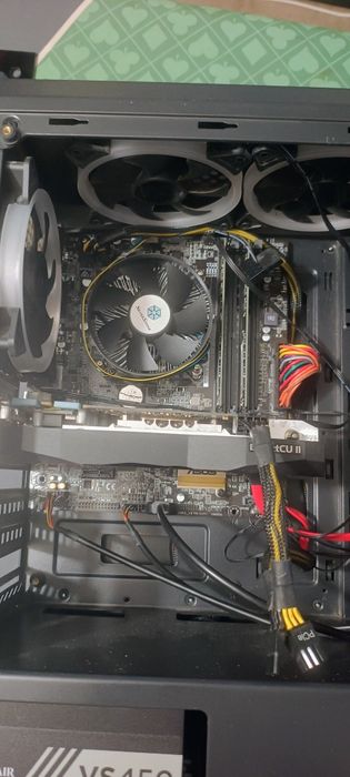 Vând calculator i5 gen 6 16 GB DDR4
