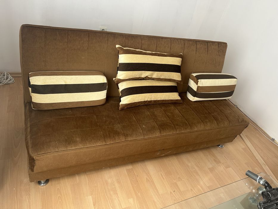 Разтегателен диван