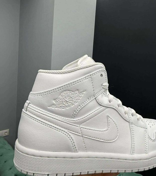 Adidasi Nike Jordan Mid 1