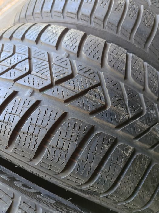 Зимни гуми -19цола -225/40-1бр.-80лв."PIRELLI"