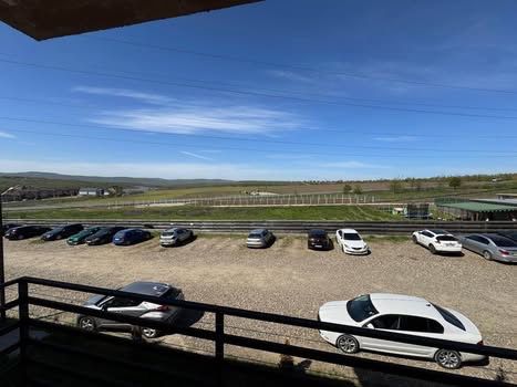 PF inchiriez apartament