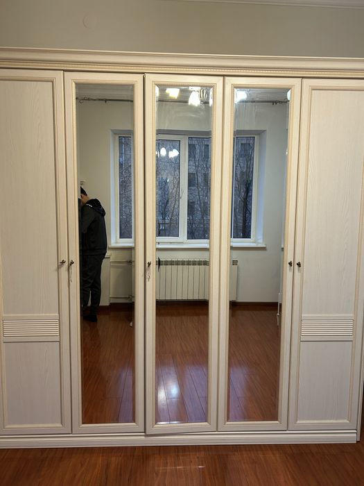Продается спальный гарнитур