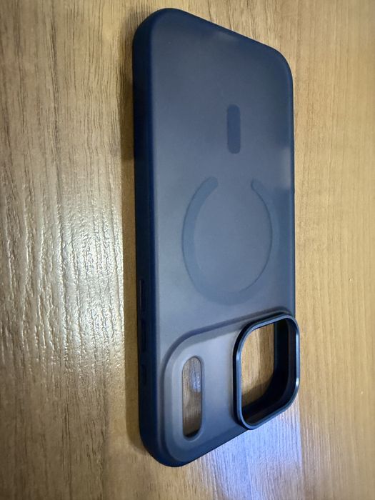 Кейс за iPhone 17 Pro Max