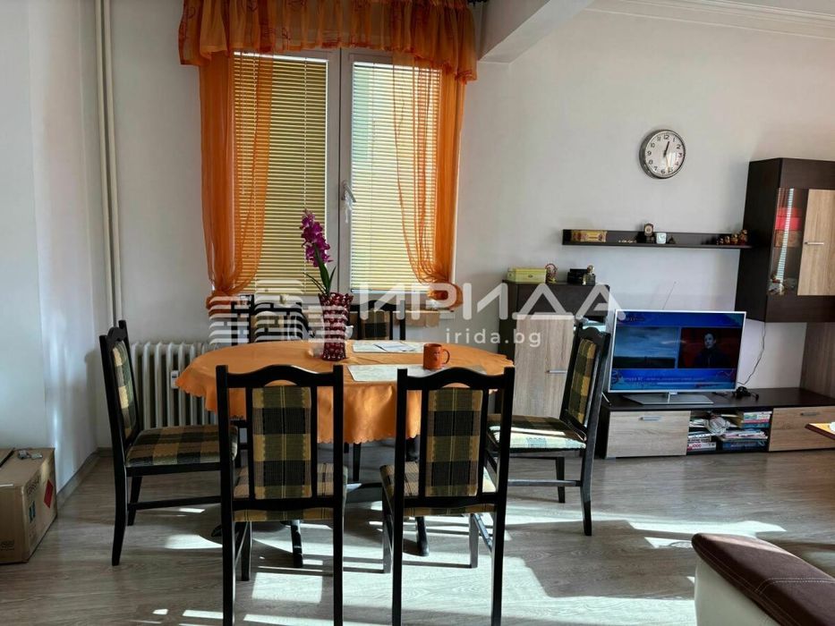 Южен двустаен апартамент до Руски паметник