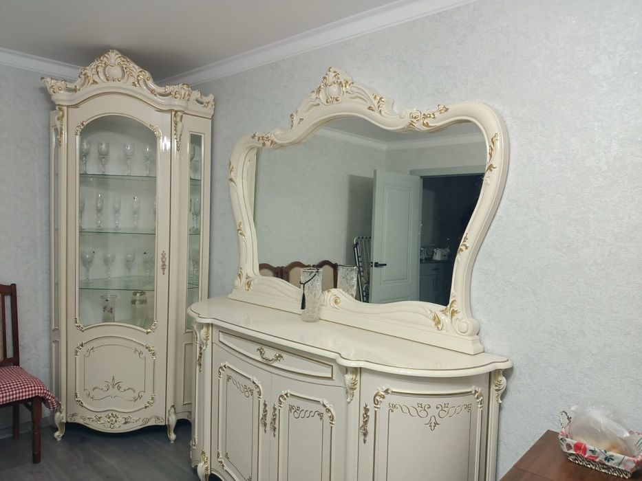 Шкаф витрина Элиза