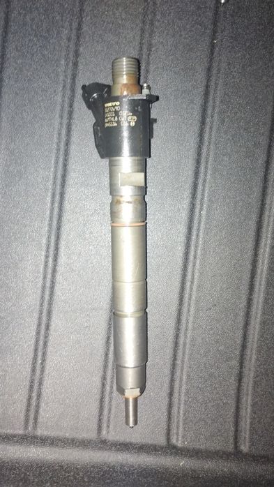 Vând set de 5 injectoare Volvo XC60