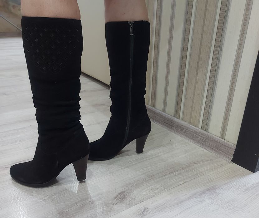 Продам зимние сапоги