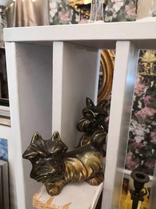 Фигури порцелан, месинг, дърво