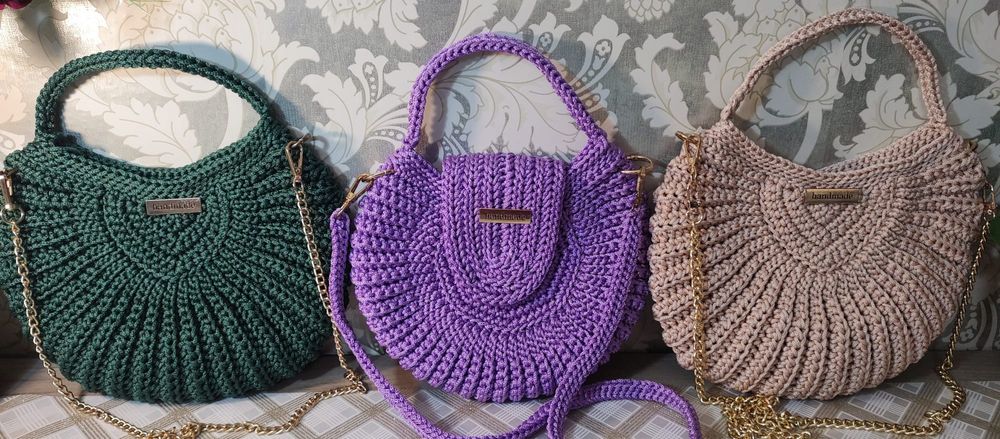 Poșete croșetate manual