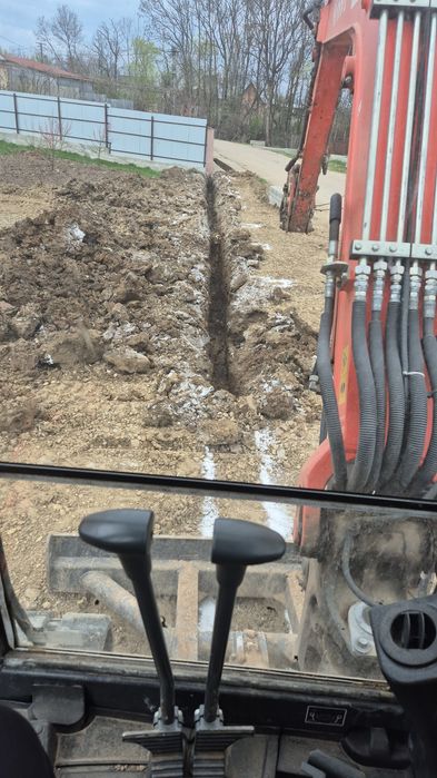Execut lucrări  cu miniexcavator de 4 tone