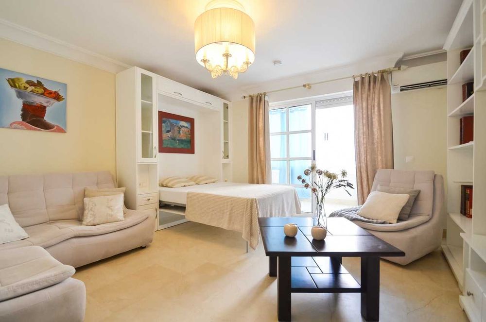 Студио апартамент, първа линия море, балкон, асансьор – в Торевиеха