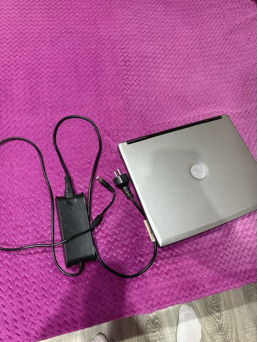 Лаптоп DELL D520