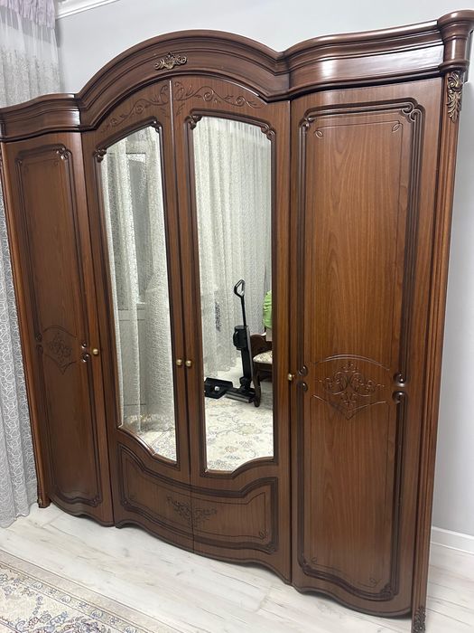 Продам спальный гарнитур