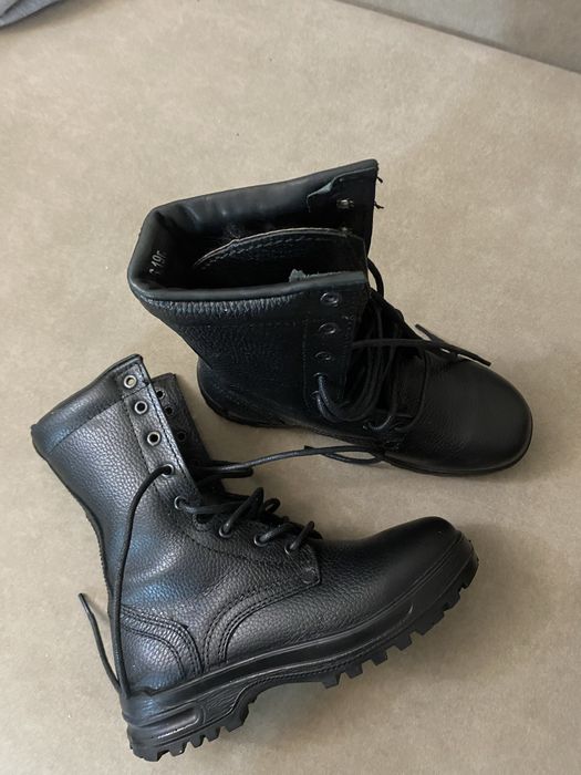 продам новые берцы 38 размера
