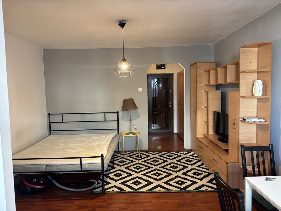 Proprietar inchiriez garsoniera, strada Avrig, sector 2