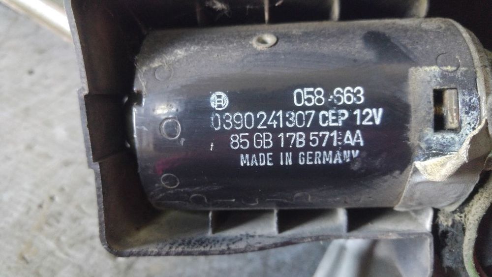 ansamblu stergatoare motoras ford escort 6 1995-2002 0390241307