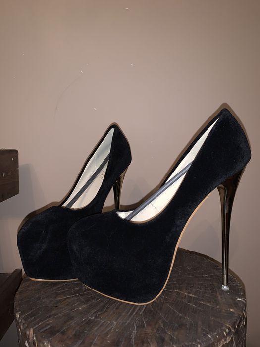 Продам туфли новые