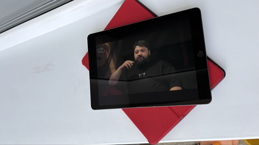 Продам iPad отличное состояние