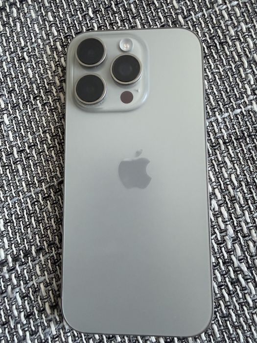 Iphone 16 pro baterie 93% 256 gb
