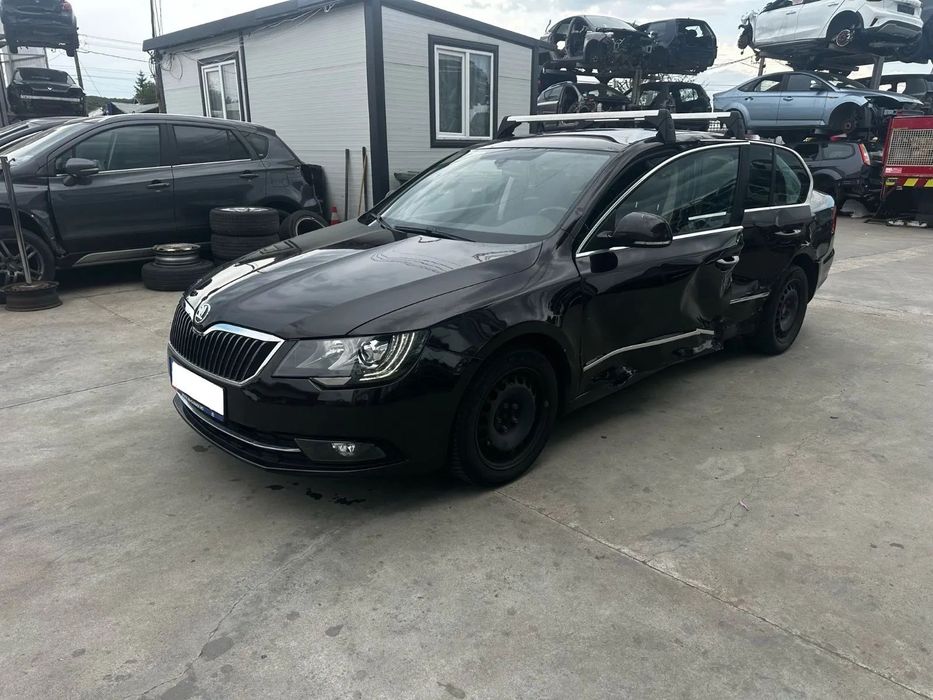 fata completa skoda superb 2 facelift 2014(bara, capota, trager, far xenon, aripa )