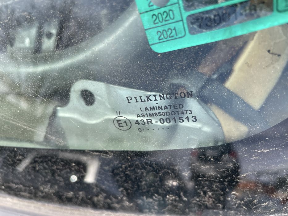 Челно стъкло за toyota corolla седан и комби !