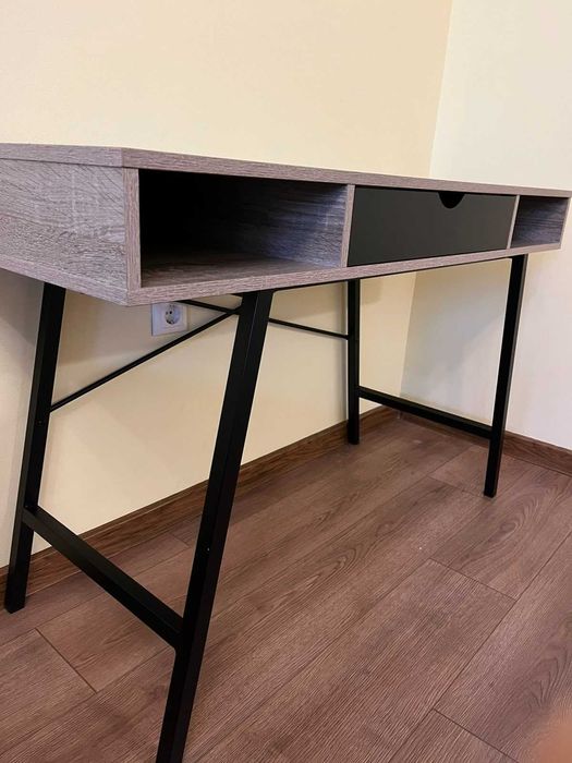 Бюро - цвят светъл дъб/черно