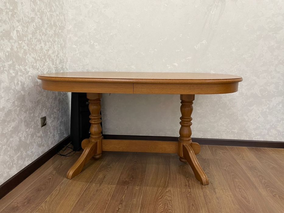 Продам Деревяный стол