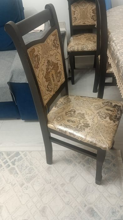 Стол отырғышымен сатылады