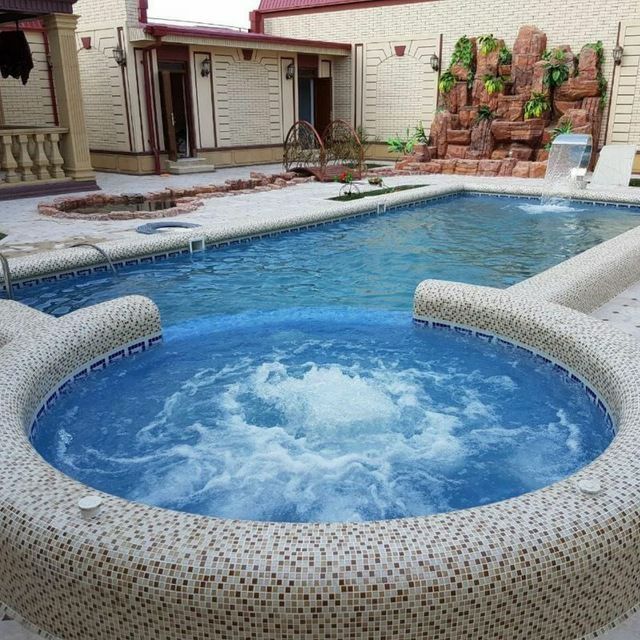 Бассейн курамиз.