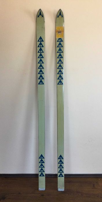 НОВИ юношески пластмасови ски PAMPOROVO SPORT / Пампорово Спорт 180 см