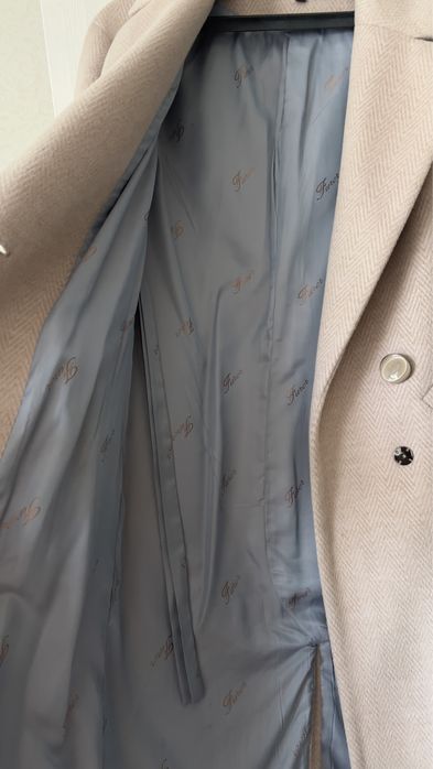 Продам пальто весна-осень