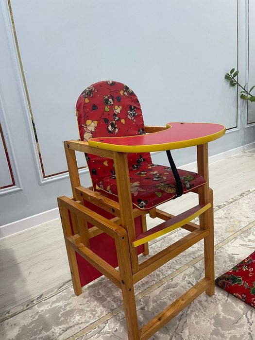 Продам детский стол