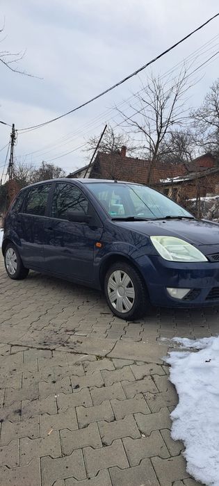 Vând ford fiesta