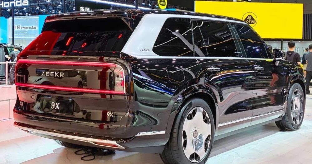 Zeekr x9 hyper eng full positsion