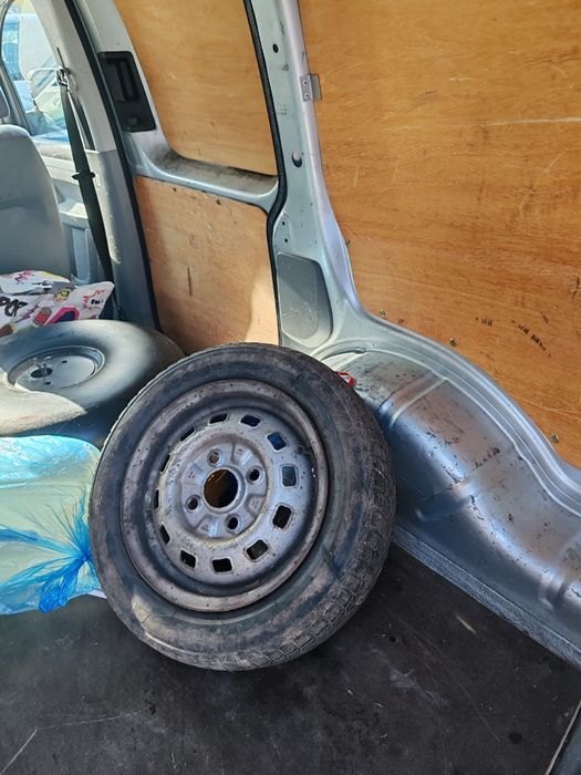 Vând Volkswagen Caddy