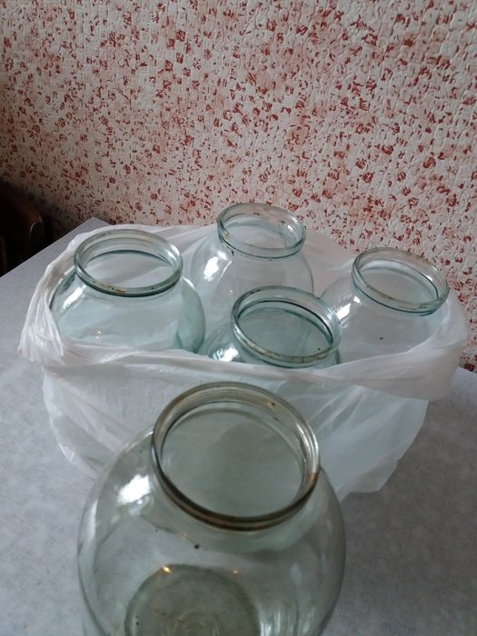 Срочно продам банки ( стекло)
