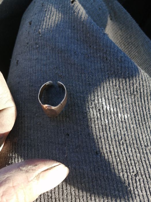 Кольцо, печатка под золото.