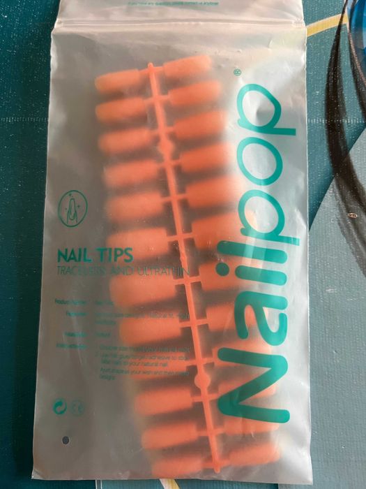 Комплект за изкуствени  нокти с Nailpop.