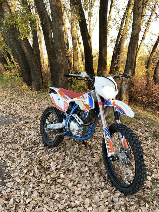 MotoLand  CRF250