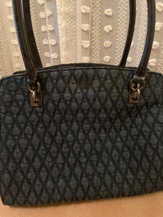 Оригинална чанта Guess