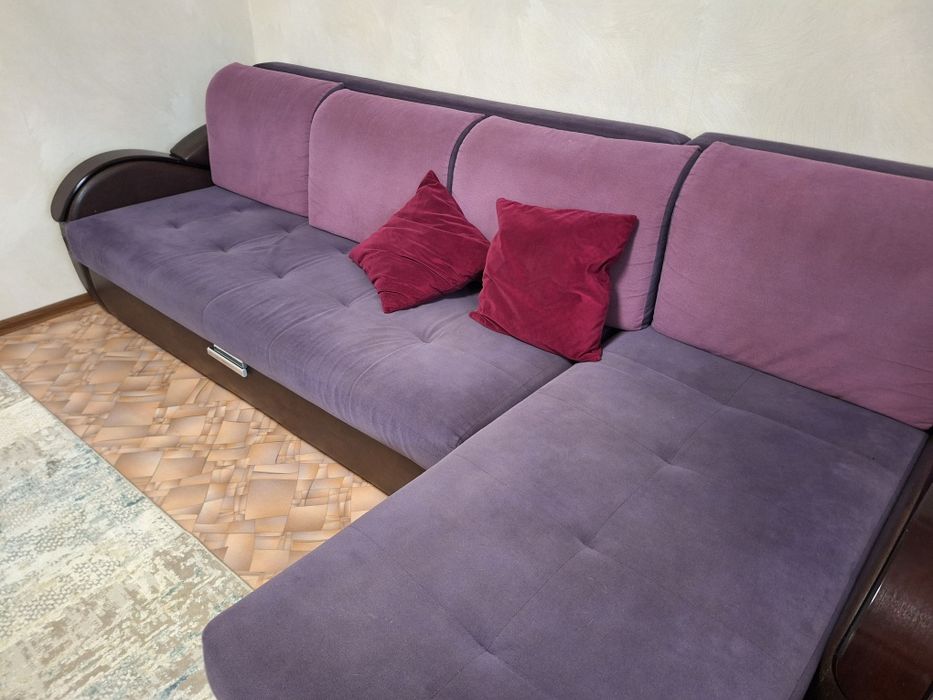 Угловой диван  с оттоманкой