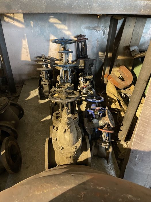 Продам задвижки новые